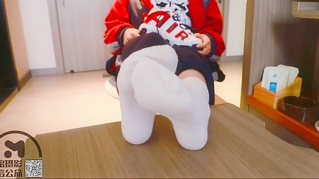 Japanese Enchantress Reveals Her Seductive Feet In White Socks Playfully