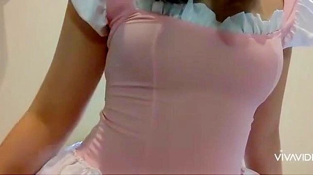 Sizzling Japanese Cam Star Offers Explicit Private Show Delight