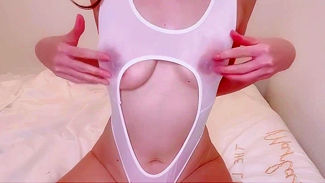 Lustful Japanese Beauty Self-Pleasing Until She Gushes