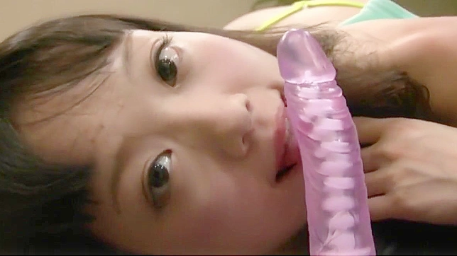 Irresistible Japanese Beauty Uta's Sultry Seduction Skills