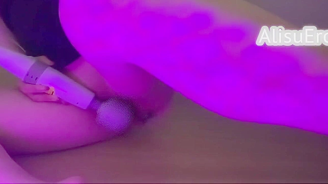 Seductive Japanese Cam Girl 18+ Bares Her Stunning Body Live