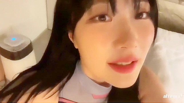 Lustful Japanese Teen 18+ Masturbates Live for Your Pleasure Show