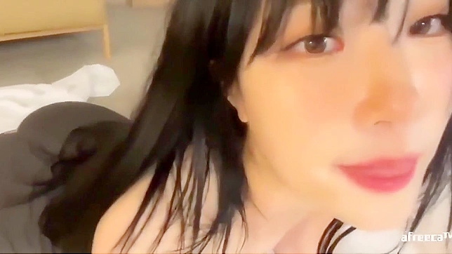 Lustful Japanese Teen 18+ Masturbates Live for Your Pleasure Show