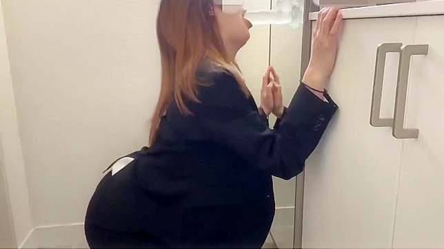 Ultra-Hot Japanese Enchantress Seduces Him At The Doorway