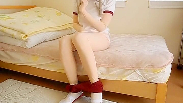 Lustful Japanese Star Shows Her Sexiest Moves Live On Cam