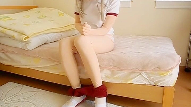 Lustful Japanese Star Shows Her Sexiest Moves Live On Cam