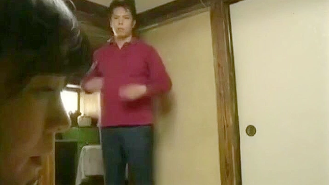 Sensual Busty Woman Reveals Her Solo Pleasure Secrets Live