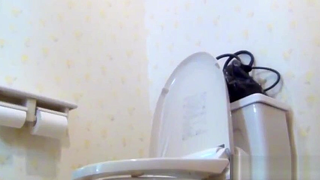 Seductive Asian Gem Shows Off Wet & Wild Urine Play Fantasies