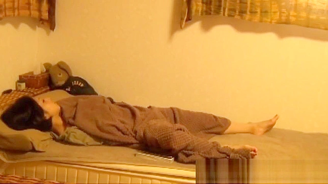 Crazy Asian Slut Fingering Hard Until She Cums Wildly