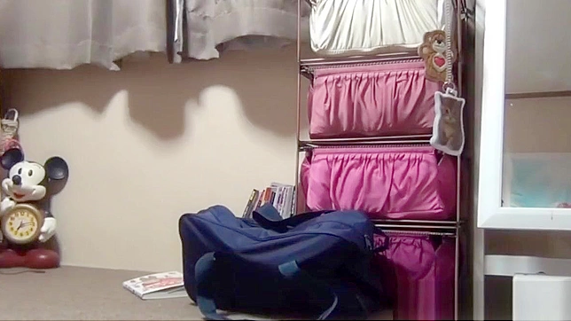 Teen 18+ Girls 18+ Rub Pussy for Erotic Mutual Pleasure Game