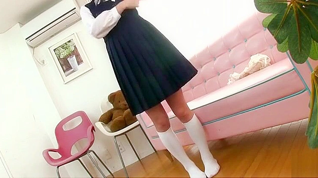 Cute Asian Teen 18+ Enjoys Her Own Erotic Solo Pleasure Showtime