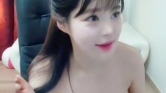 Sensual Korean Teen 18+ Shows Off Stunning Curves in Solo Showdown