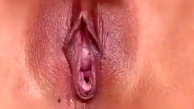 Sensual Babe Shaves Pussy In Hot Solo Tease Before Steamy Fun