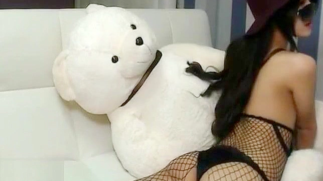 Sultry Korean Camstar In Fishnets Tempts With Hot Curvy Showdown