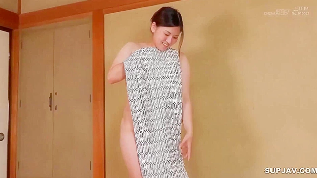 Seductive Busty Asian Covertly Joins Bathhouse Orgies