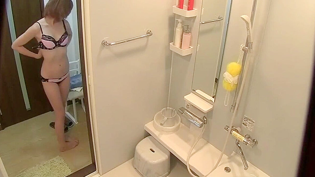 Turned-On Woman Gets Off Solo By Watching Xxx Videos