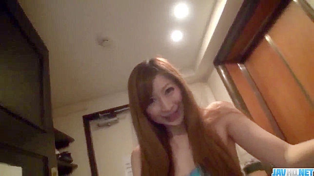 Hot Chick Tempts Stranger Into Voluptuous Amateur Sex Fest