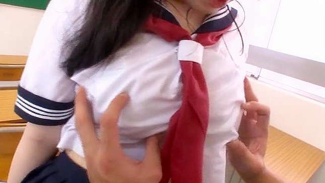 Sexy Chick Moans Sweetly While Her Pink Pussy Gets Fingered