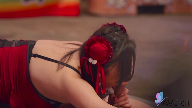 Chinese Beauty Mio Gets Passionately Fucked at Night Market