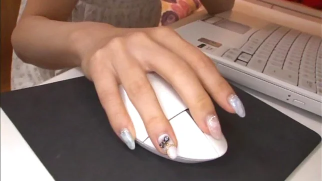 Sizzling hot teen Shunka Ayami fucked in public