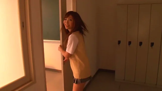 Rina Kato´s Lust For Cock Has Her Sucking Dick In The Stairwell 2