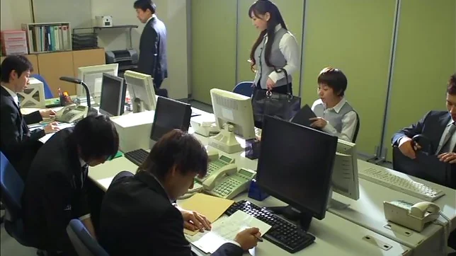 Hot Asian office babe Sayuki Kanno gives a sucks dick in the kitchen 2