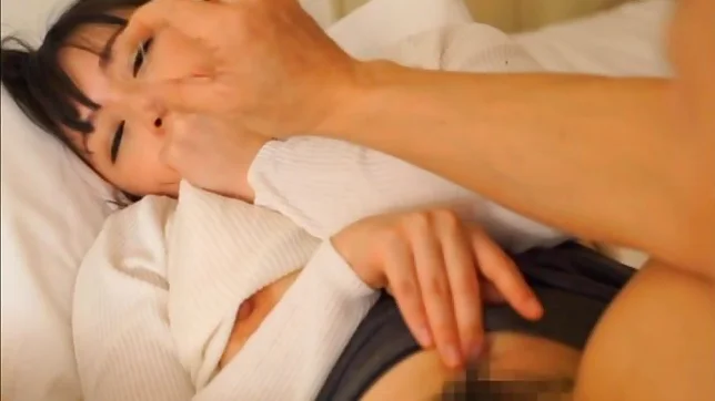 Amateur Asian brunette enjoys cock in her twat before swallowing 4