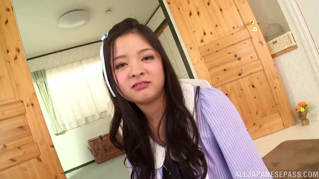 Fascinating long-haired model Kokomi Suzuki gives head