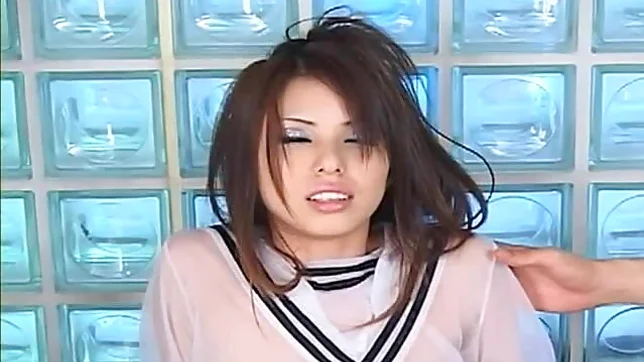 Japanese model gets her pussy spread 2