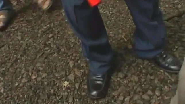 Amateur girl Pretty Asian girl is fucked in the park by her boyfriend 5