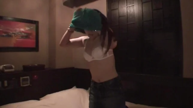 Teen Babe Riona Minami´s Hairy Pussy Gets A Creampie 9