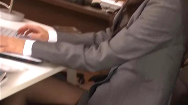 Emiri Okazaki gets a large cock to smash her cherry 2