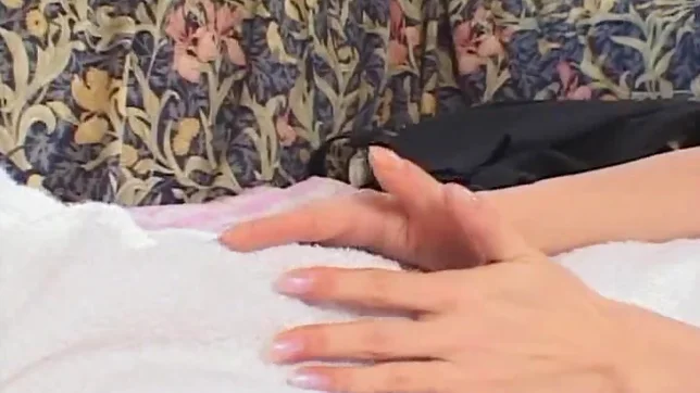 Alluring Tokyo schoolgirl spreads legs for fucking in a bathroom