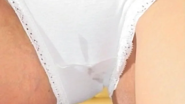 Juri Matsuzaka Japanese milf enjoys giving blowjobs 3