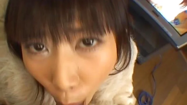 Rin Satomi Beautiful Asian doll shaves her pussy and shows it off 2