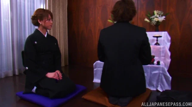 Cum in mouth of horny milf Akiho Yoshizawa 4