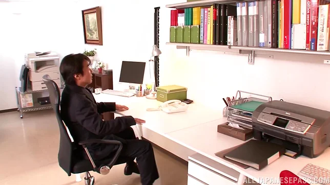 Beautiful chick Rina Rukawa hot pussy gives a good blowjob