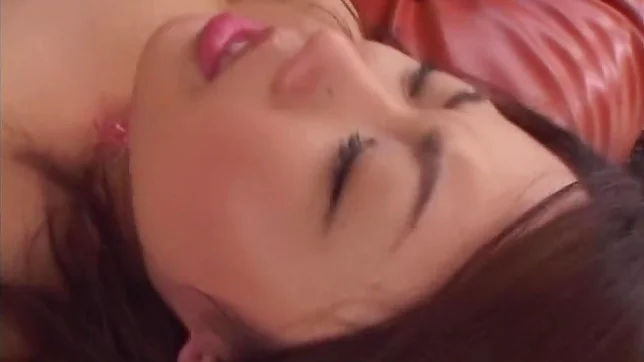 Delicious bimbo gets bonked by two huge dicks 4