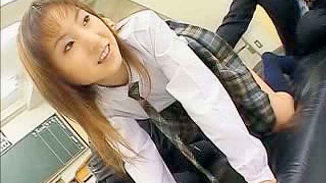 Horny Lusty Girl 18+ Gets Her Asian Pussy Fingered Deeply